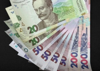 Украинцам перечислят зарплаты: сколько будет составлять «минималка» в 2027 году и когда ждать изменений